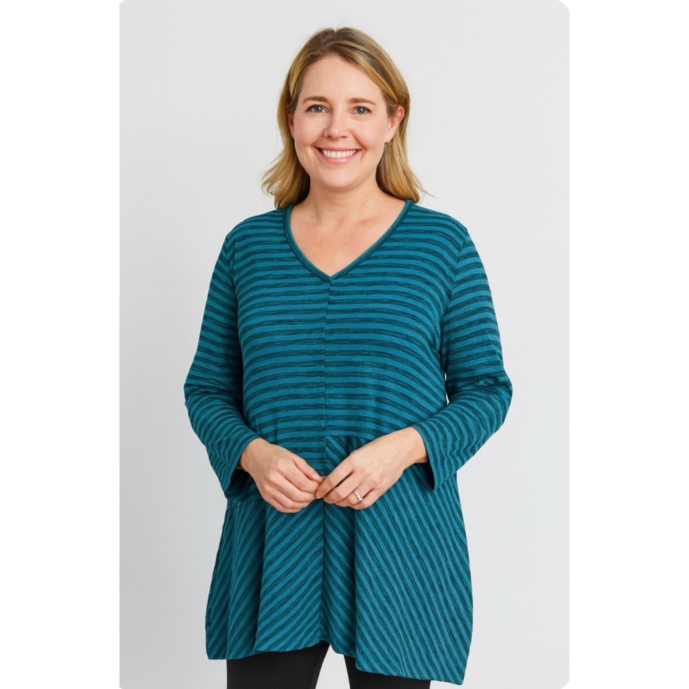 HABITAT | Blue and‎ Black Striped V-Neck Tunic Top Lagenlook Style Sz. Medium
